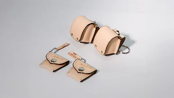 レザー製品｜毎日に寄り添う本革バッグ・小物【カナーズ・ジャパン